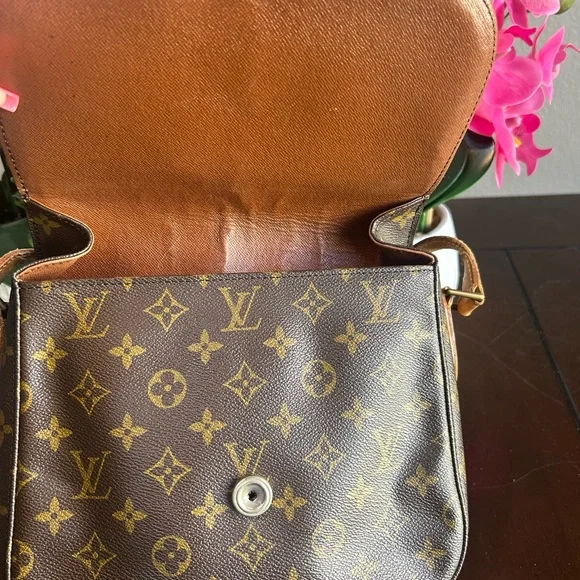 LOUIS VUITTON Saint Cloud GM Shoulder
Bag Monogram Leather Brown - Picture 10 of 17